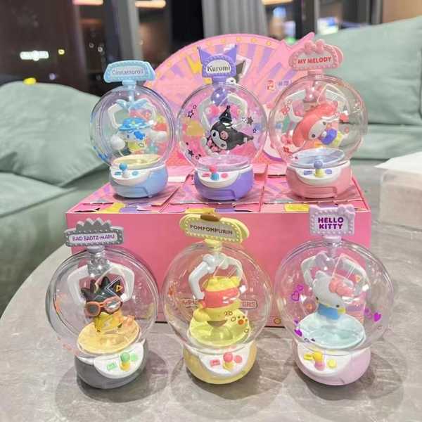 Figurine Engros in glob de plastic