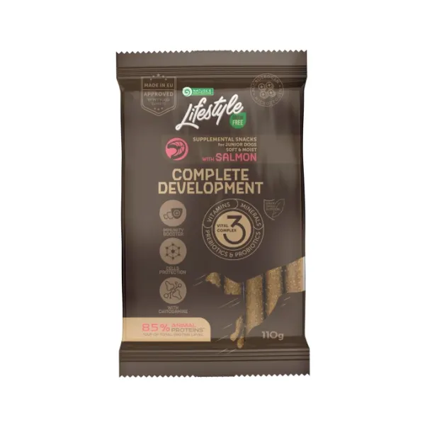 Natures Protection Lifestyle Snack GF Complete Development pentru Catei Juniori cu Somon, 110 gr